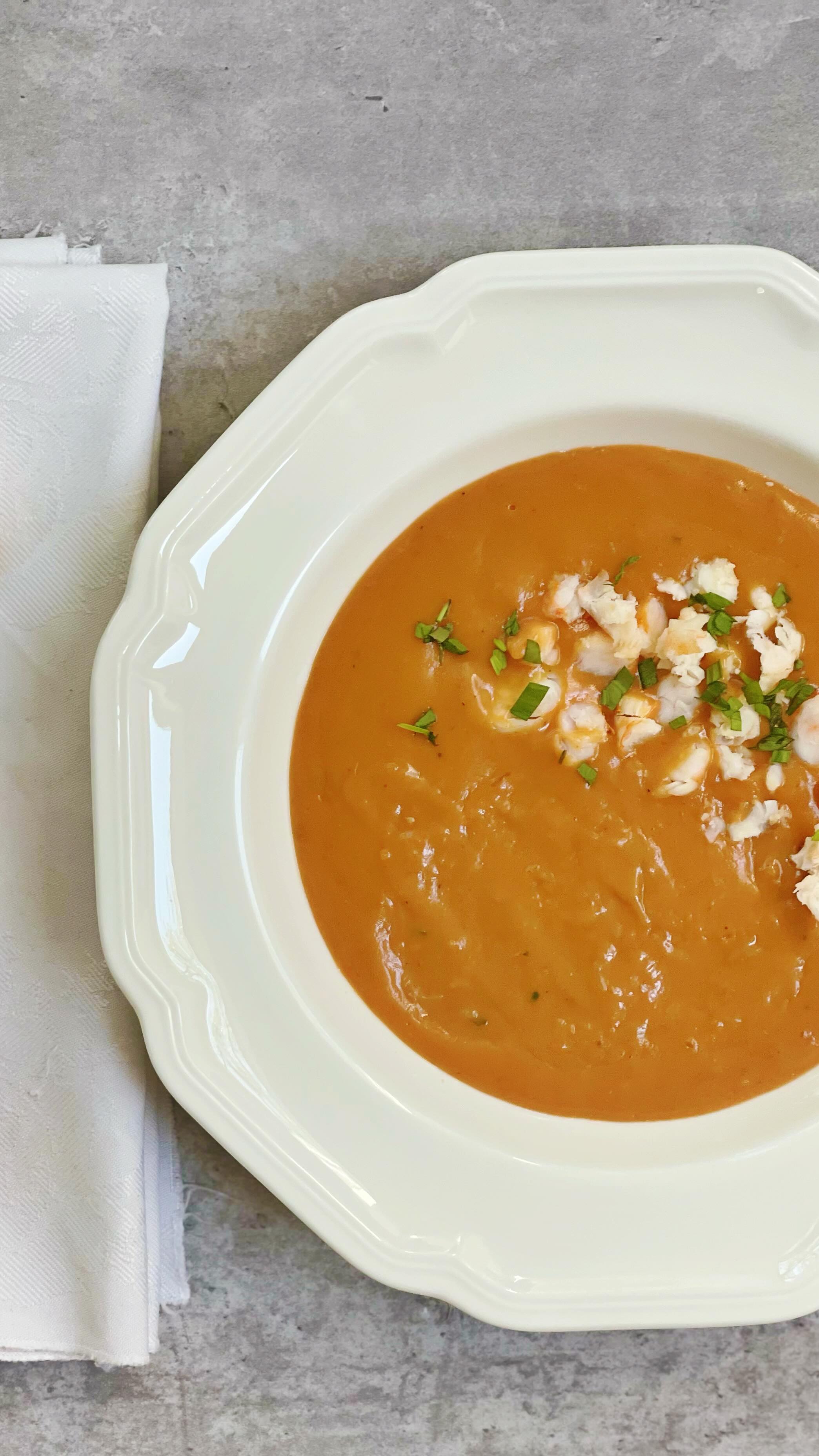 Creamy Lobster Bisque is now up on the @dinnerreinvented home page. It’s a weekend recipe or something to make when you have a little extra time to spend in the kitchen. But I promise it’s worth the time! Cold weather days are perfect for cuddling up with a bowl of this comforting and decadent soup #lobster #lobsterbisque #soup #souprecipe #creamysoup #comfortfood #viralrecipes #foodtiktok #recipereels #foodblogger #momblogger #recipedeveloper #dinnerideas #dinnerrecipes #roniproter #dinnerreinvented