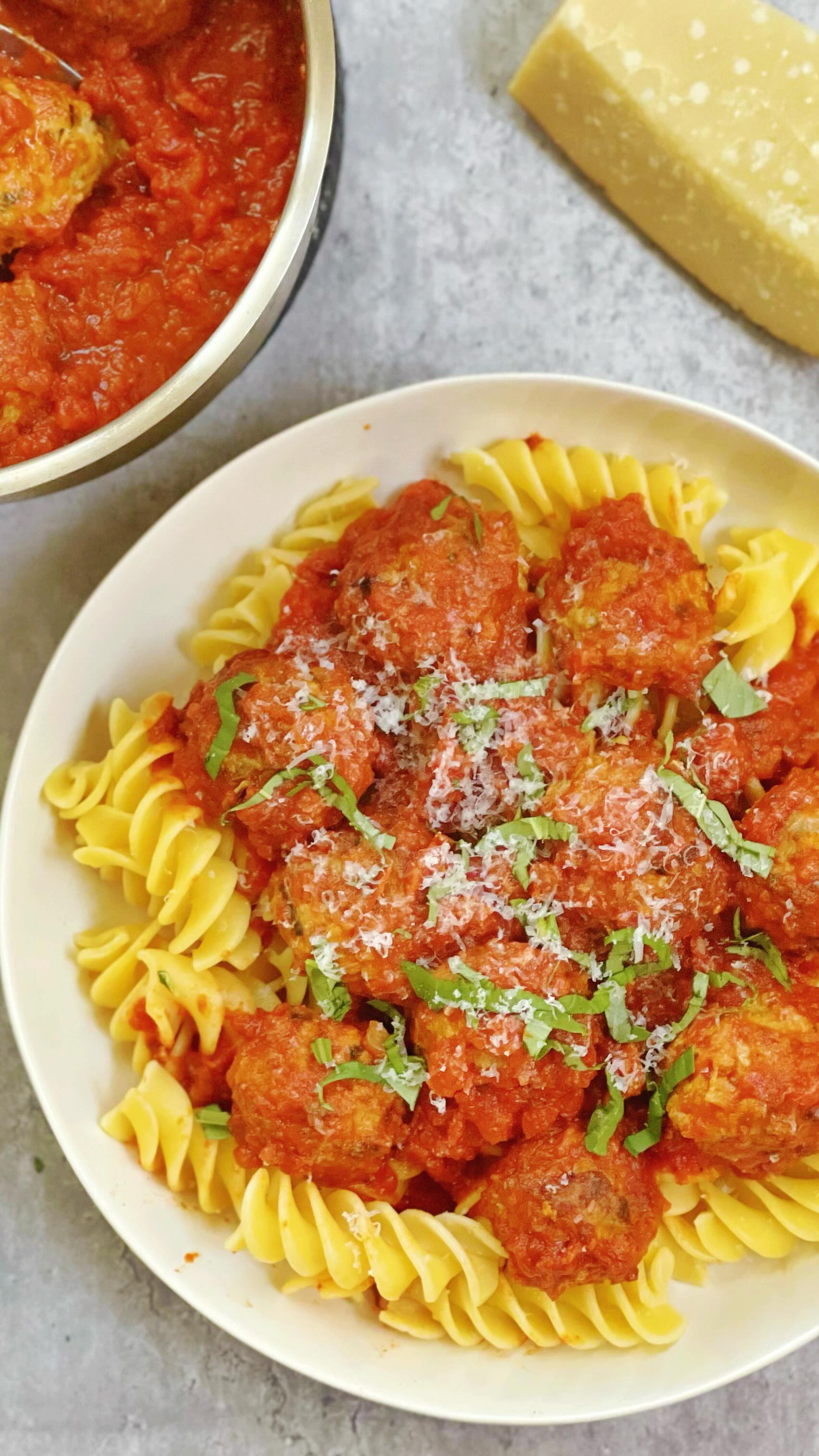 Follow @dinnerreinvented for more recipes like classic baked Turkey meatballs and spaghetti. This is my foolproof recipe, my kids ask for it all the time and my eldest says it’s his favorite of my recipes. I like to bake them so I can use them in different dishes throughout the week #meatballs #meatballrecipe #spaghettiandmeatballs #weeknightdinner #easydinner #leftovers #whattodowithleftoverturkey #whattodowithleftovers #dinnerreinvented #roniproter #foodblogger #feedfeed #foodstagram #healthydinner #quickmeals