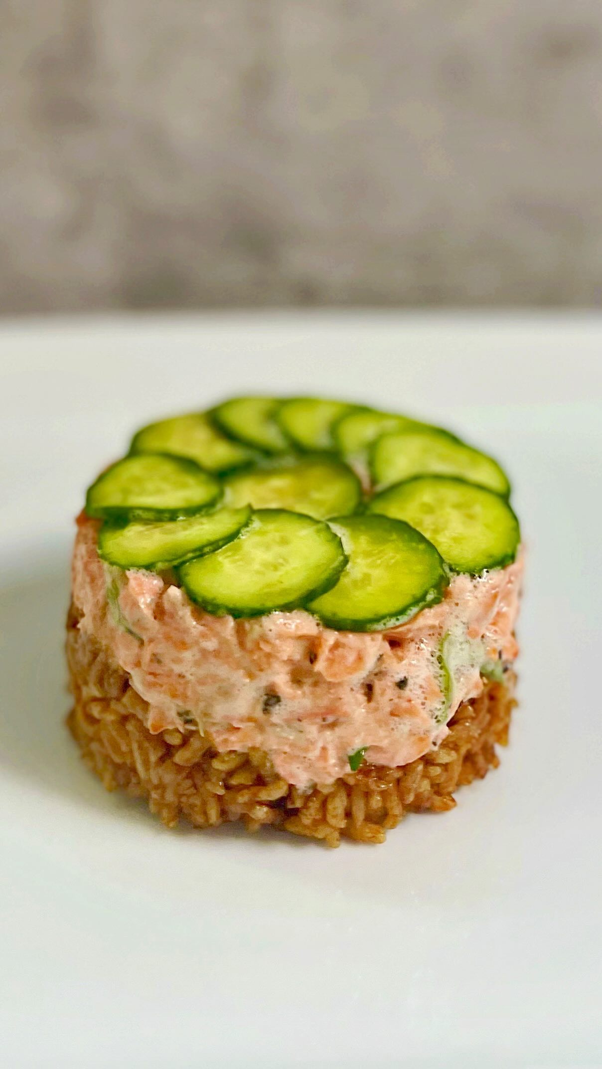 @dinnerreinvented Sushi Salmon Tower. Delicious and easy way to use up leftover salmon into a healthy protein packed app or even main dish. Lmk if you give it a try. Recipe linked in bio! #salmondinner #salmonrecipe #sushi #sushistack #salmonstack #leftovermakeover #easydinner #easyweeknightmeals #easyweeknightdinner #foodbloggers #viralreels #viralrecipe #recipereel #foodreels #cookingreel #dinnerideas #dinnerreinvented
